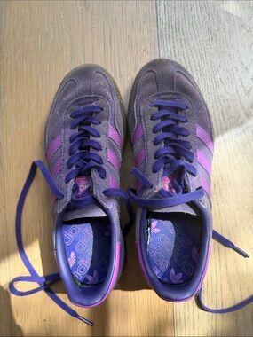 adidas Purple Suede Kids Sneakers with Pink Stripes size 3.5